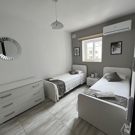 F4 Room 3, Private Room Two Single Beds Shared Bathroom Msida Εξωτερικό φωτογραφία
